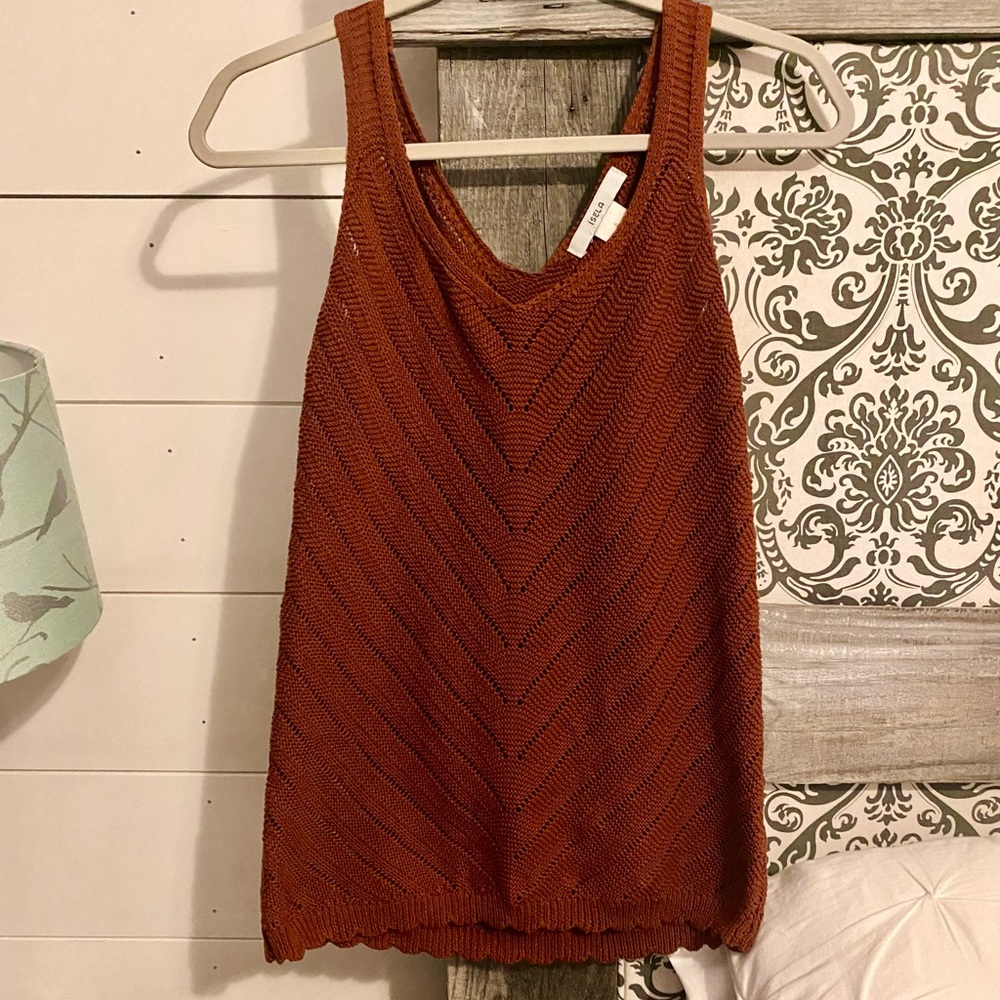 Women’s V-Neck Sleeveless Knit Top - Rust